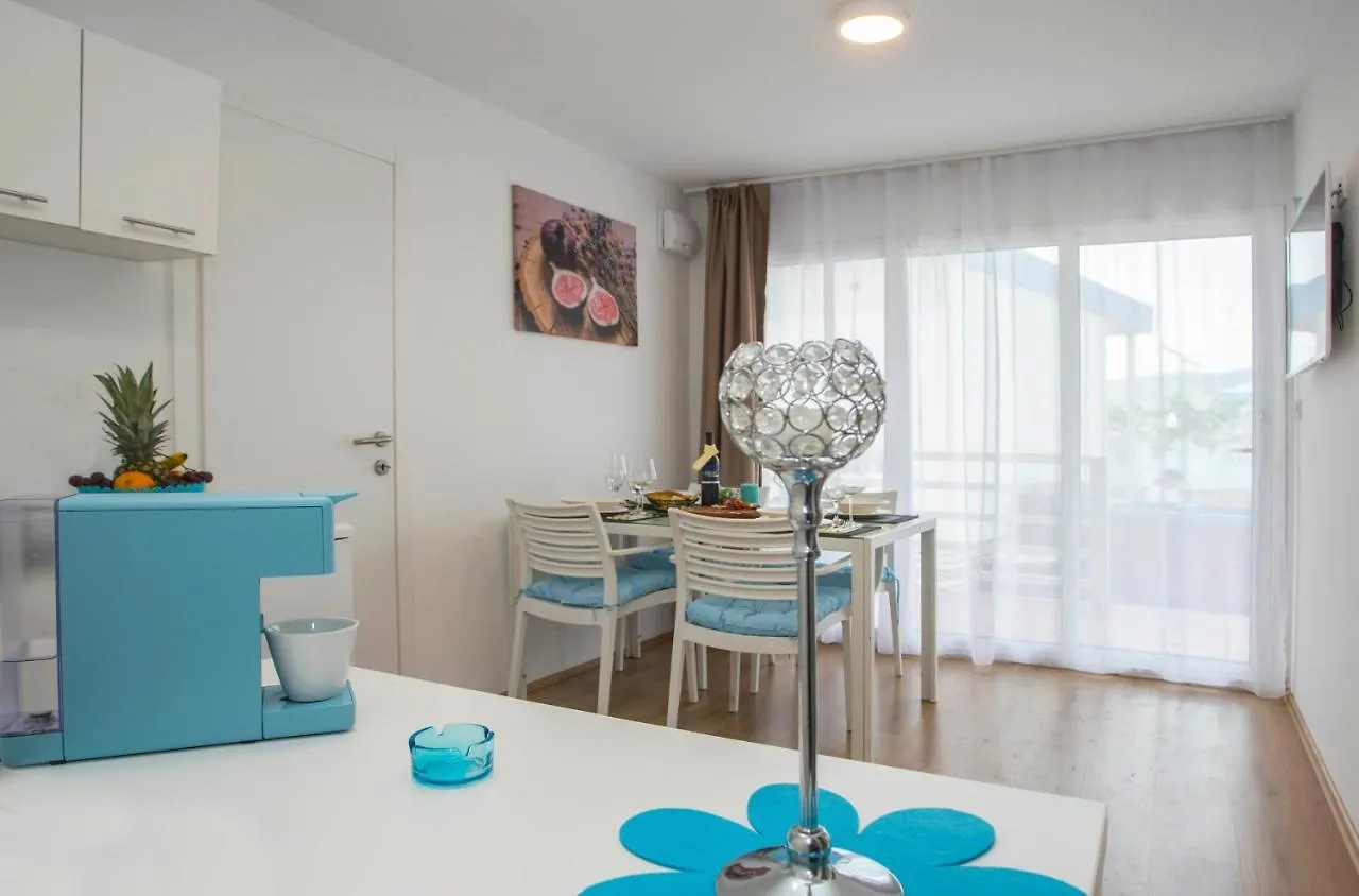 Beachfront Mobile Homes Village Trogir 0*,  Croatia