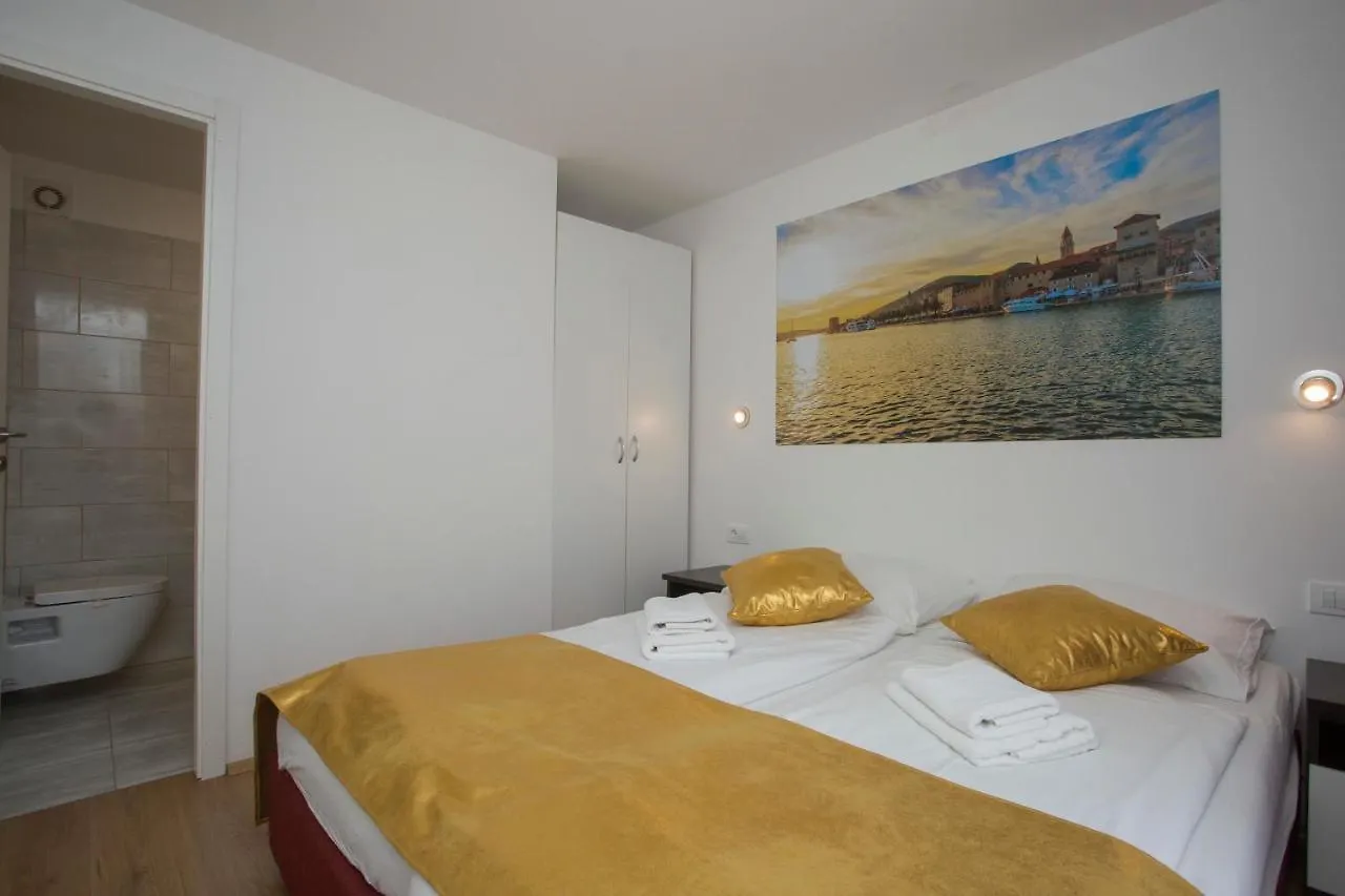 Chalet Beachfront Mobile Homes Village Trogir